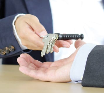 Doctor receives a key with an RFID tracker from the hospital security team