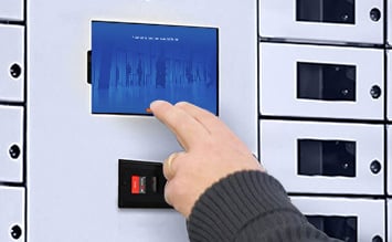 Smart Terminal automatically verifies an item’s return weight against the calibrated reference threshold in the Weight Accountability System.