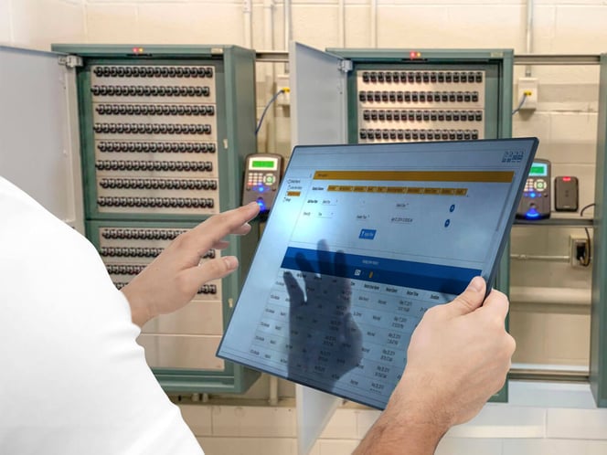 An employee using a smart key management system
