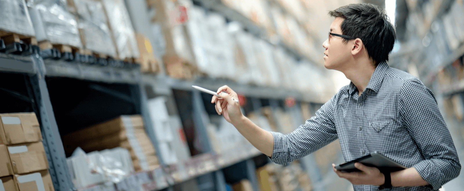 AssetTracer helps you keep track of your warehouse management equipment